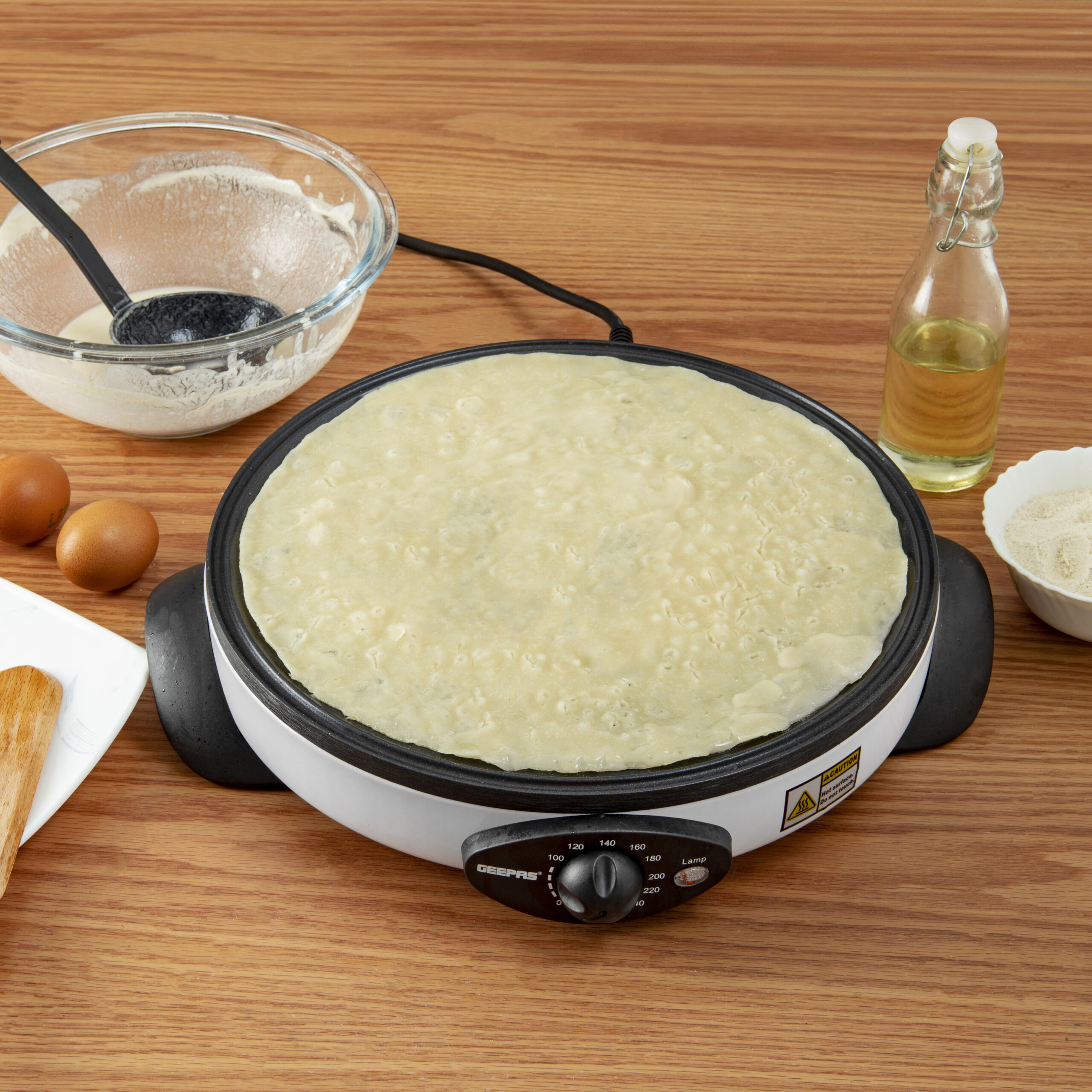 Shop GEEPAS Geepas Electric Cooker with Non-Stick Plate Omelette Maker,  1000W