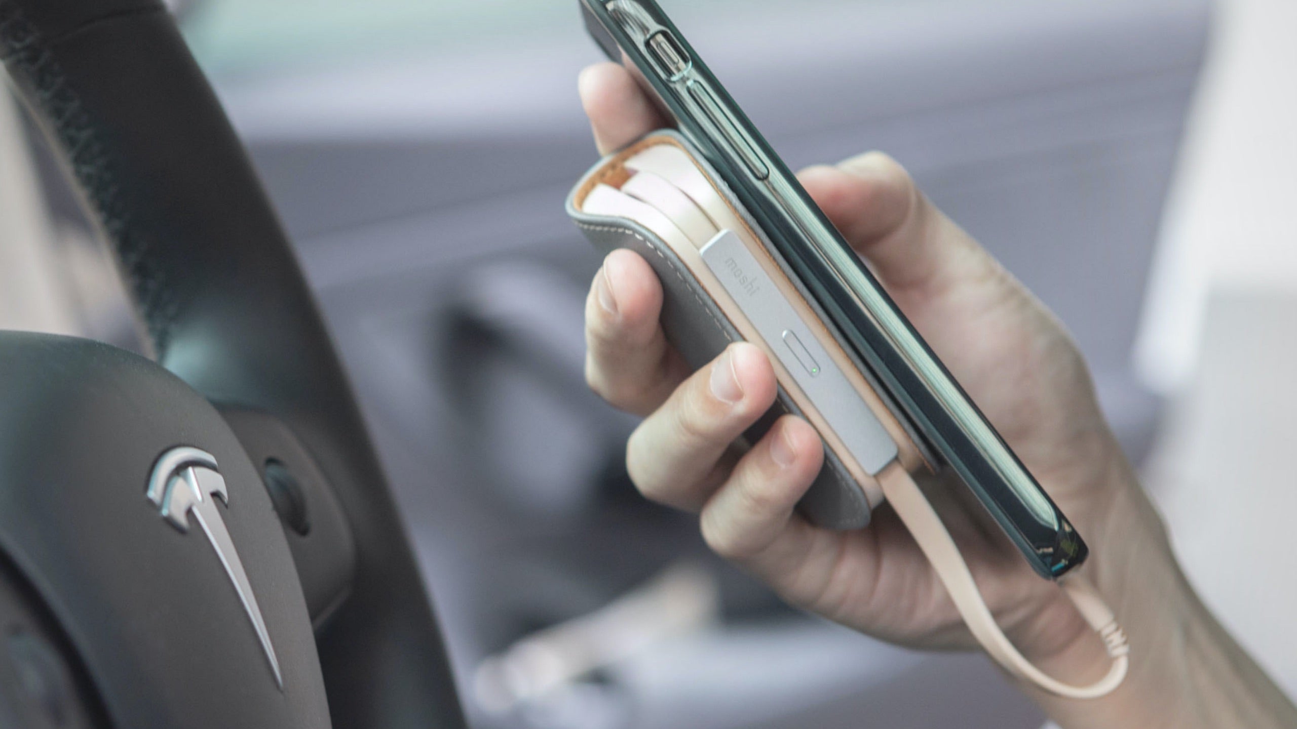 Order Moshi IonGo 5K Duo Power Bank 5000mAh with Built-in USB C